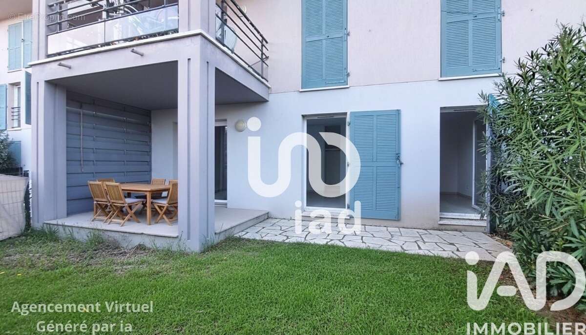 Photo 2 - Appartement à ROQUEBRUNE-SUR-ARGENS