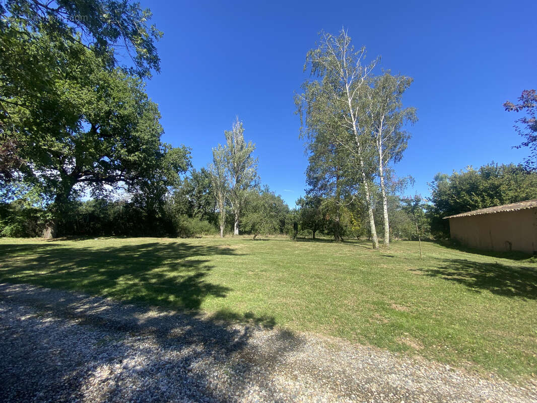 Maison à SAINTE-CECILE-DU-CAYROU