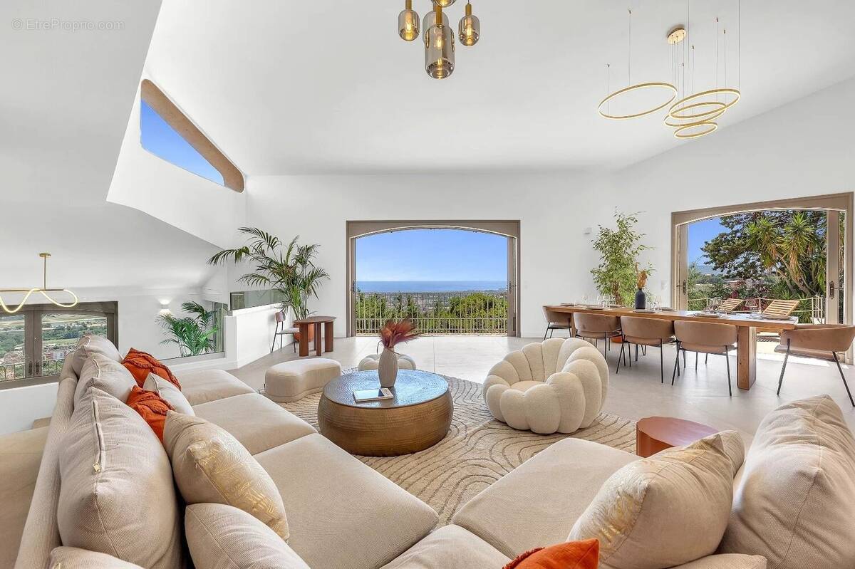 Maison à MANDELIEU-LA-NAPOULE