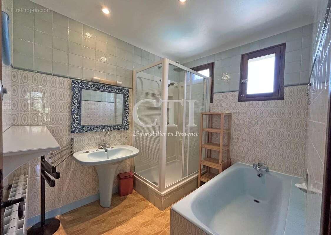 Maison à VAISON-LA-ROMAINE