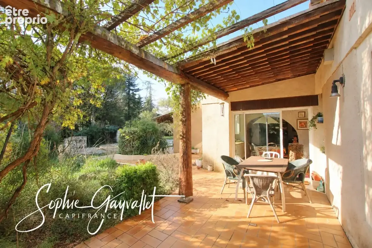 Ventabren – 180 m², grand terrain et piscine à un prix attractif pour la commune - photo 3