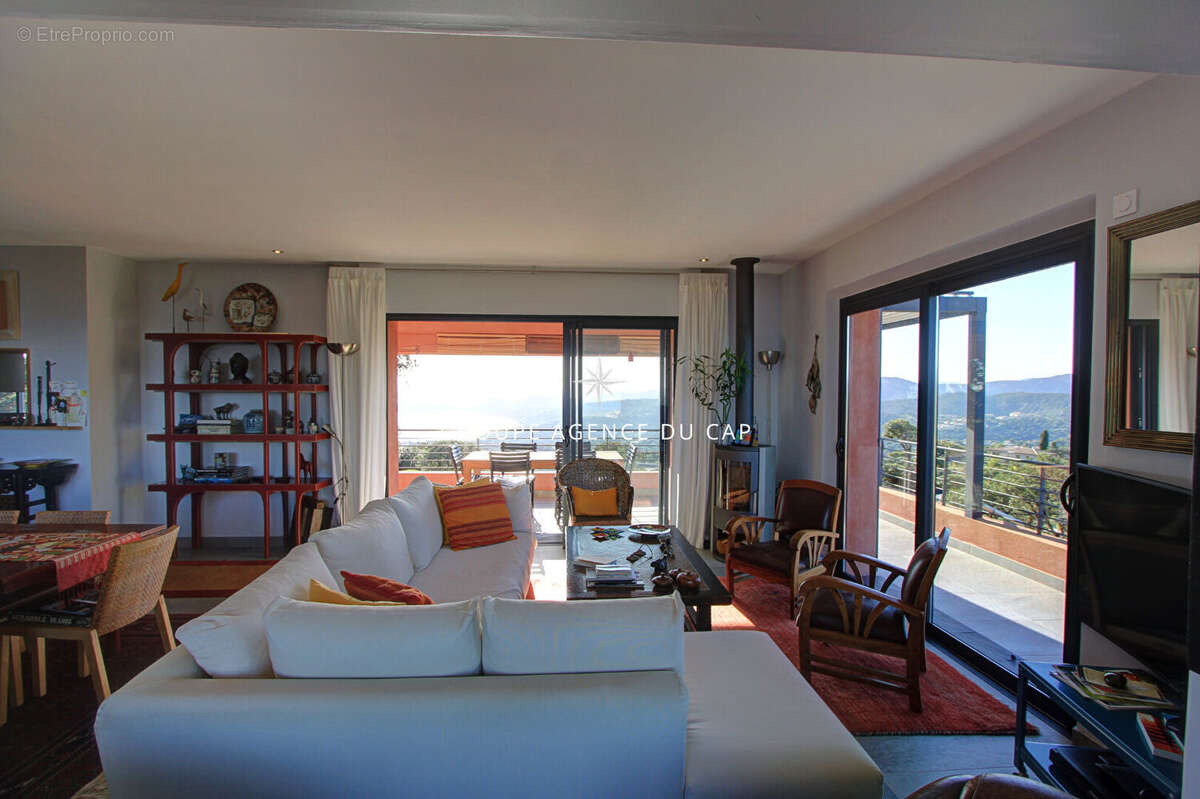 Maison à LES ISSAMBRES