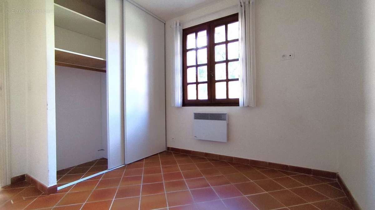 Maison 157 m² - Ascenseur - Garage - Terrain 930 m² - photo 8