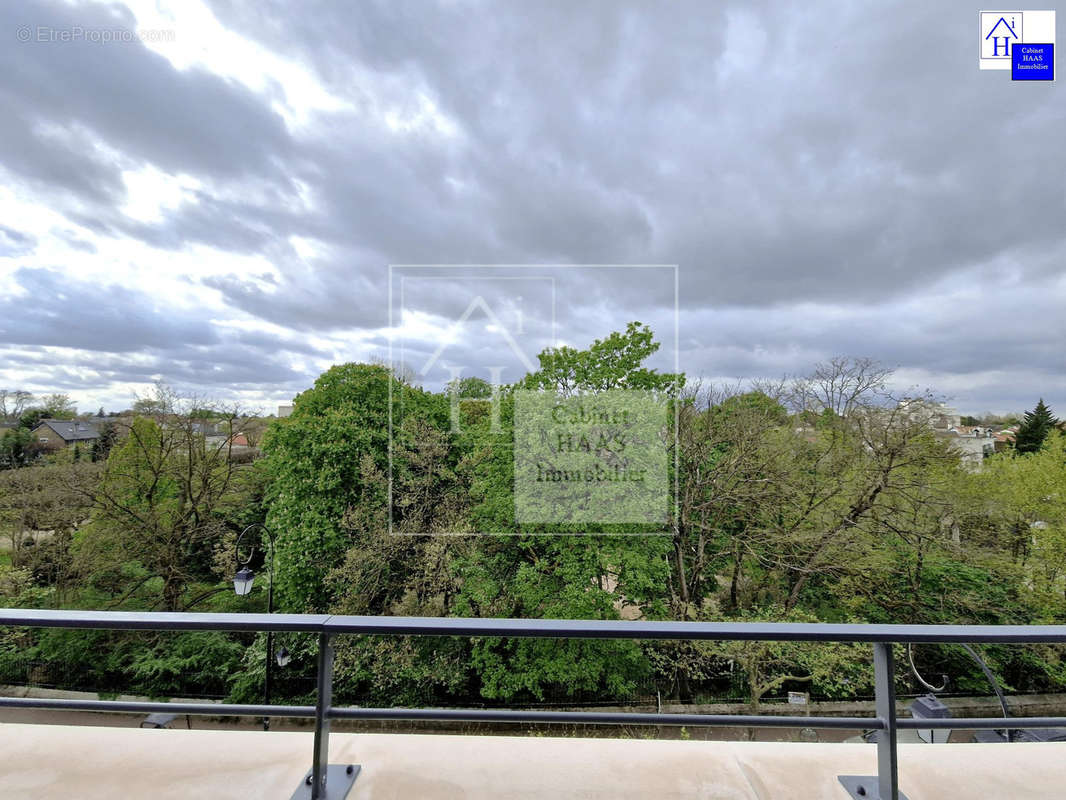 Vue - Appartement à SAINT-MAUR-DES-FOSSES