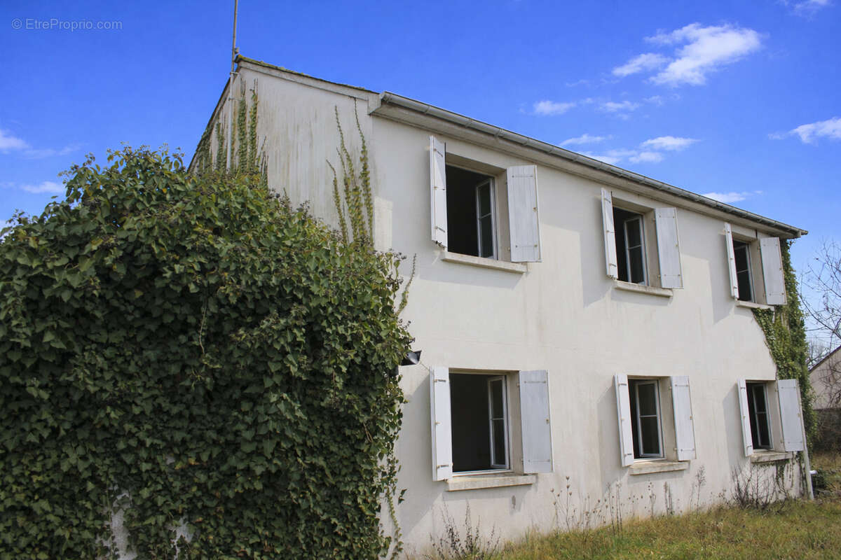 Maison à LA CHAPELLE-SUR-LOIRE