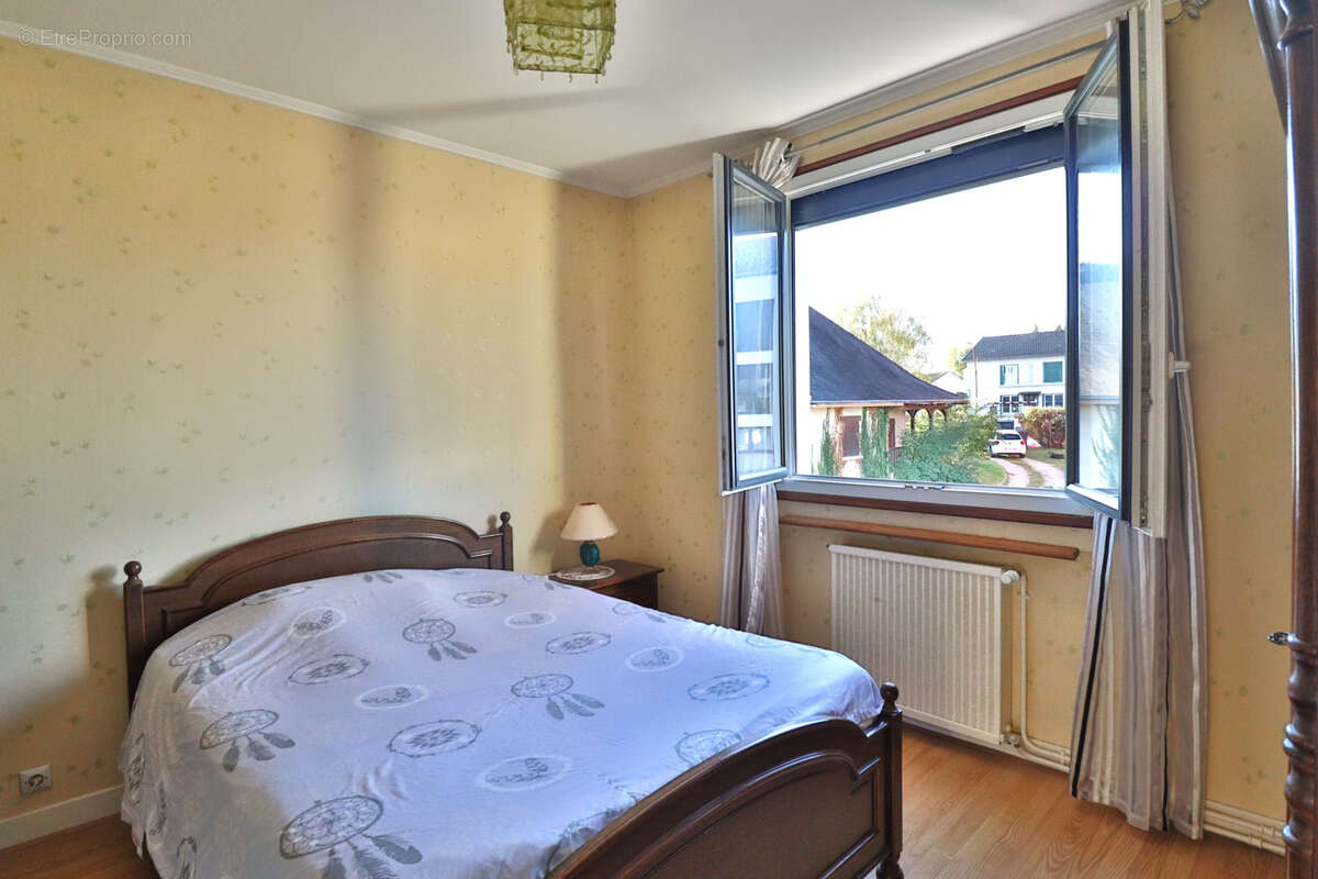 Maison à SAINT-PARRES-AUX-TERTRES