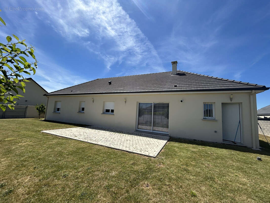 Façade arrière - Maison à PARS-LES-ROMILLY