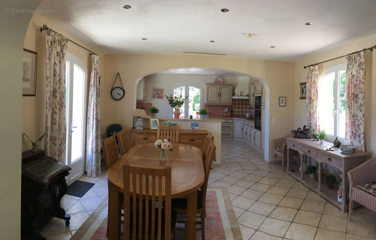 Maison à PLAN-DE-LA-TOUR