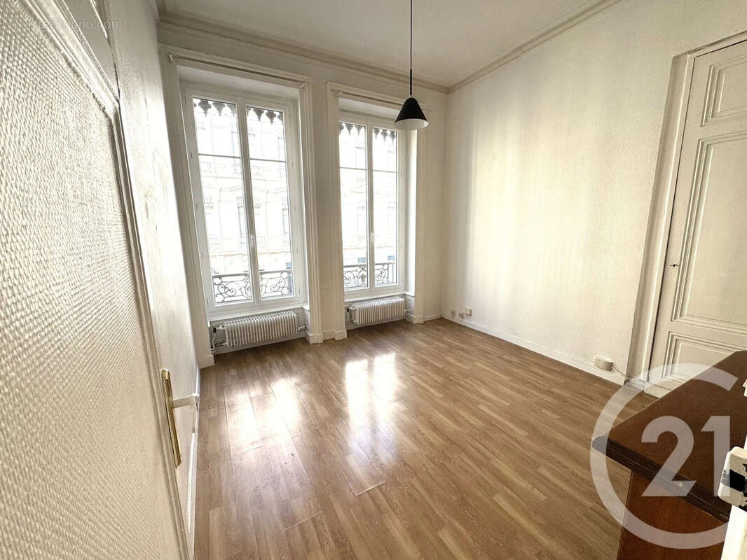 Appartement 43 m² à Lyon-1e  - photo 2