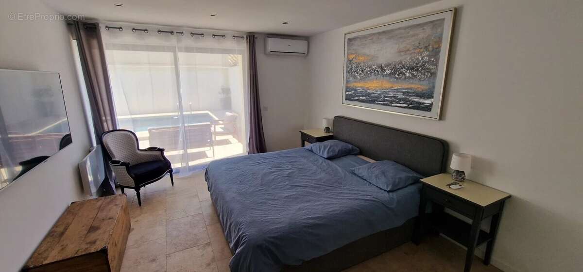 Appartement à VERNEGUES