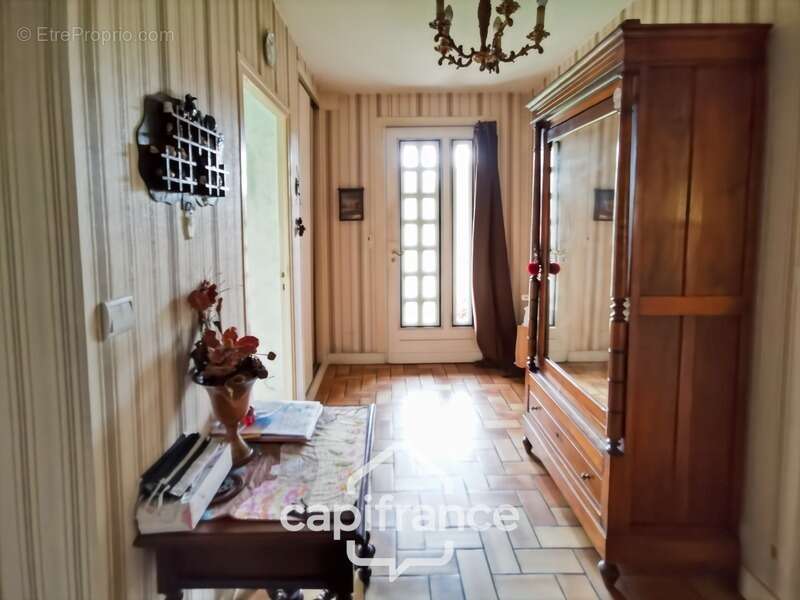 Maison à vendre 7 pièces BESSE SUR BRAYE (72)  -  terrain de 4035 m²  - - photo 10
