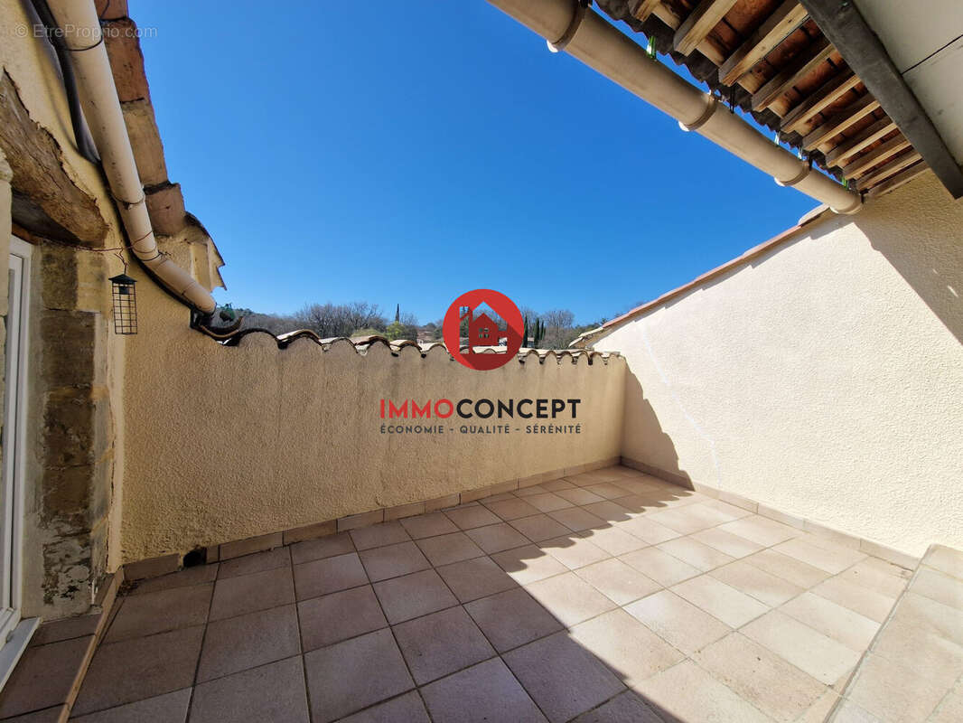 Maison à SAINT-MARCEL-DE-CAREIRET