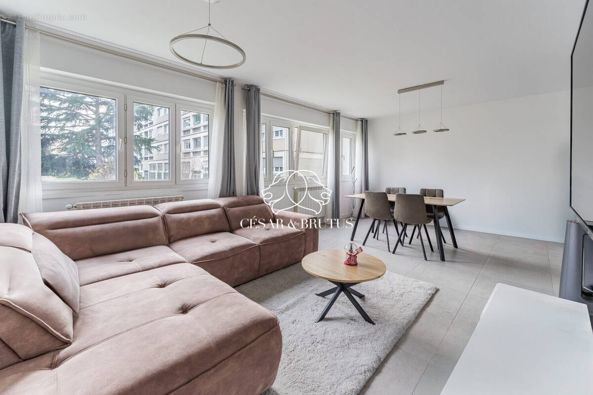 Appartement à DECINES-CHARPIEU