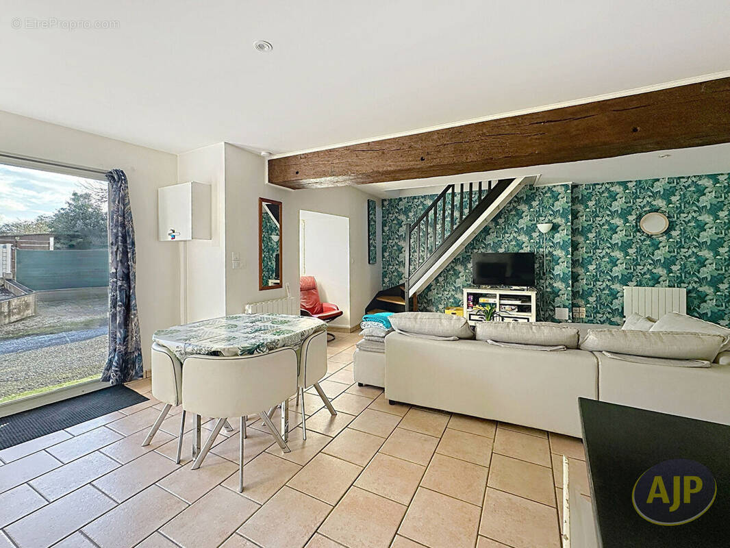 Maison à SAINT-AUBIN-DES-CHATEAUX