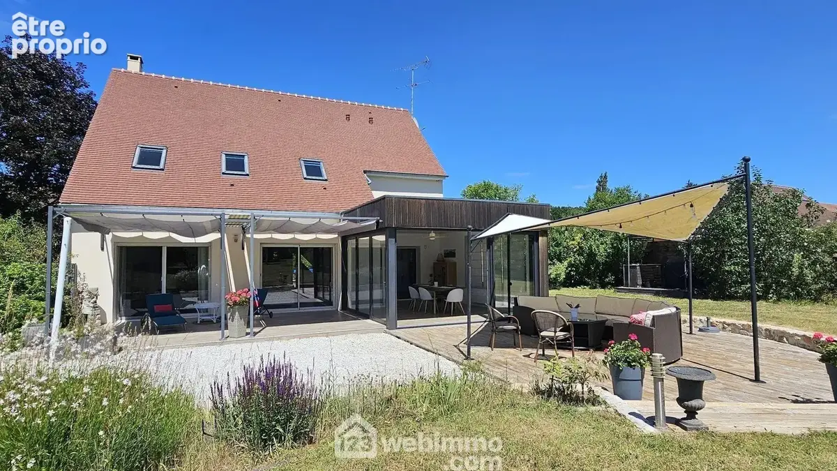 Une autre vue de la maison.