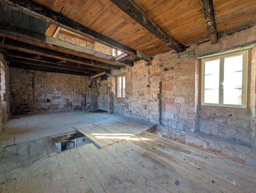 Appartement à VILLECOMTAL