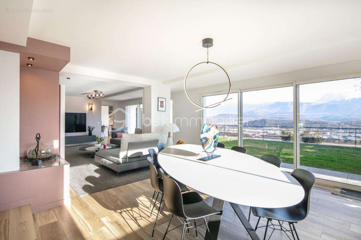 Maison à VARCES-ALLIERES-ET-RISSET