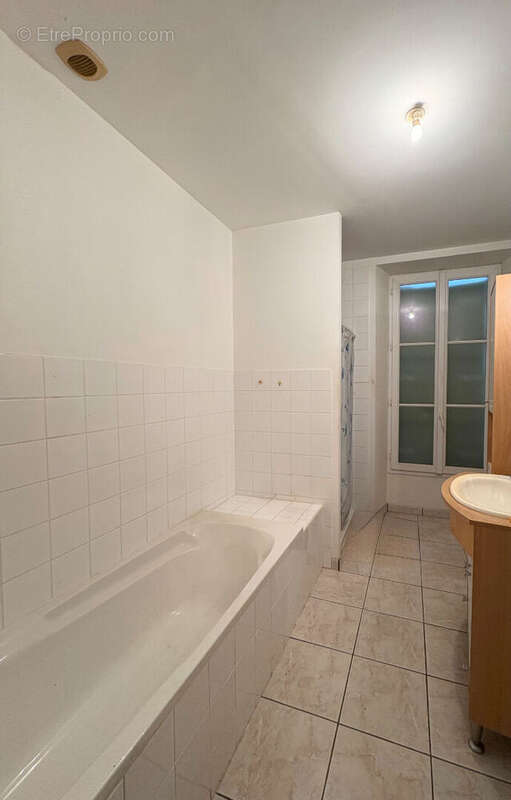 Maison - 2 logements (70m²) - Nalliers - 142m² - photo 8