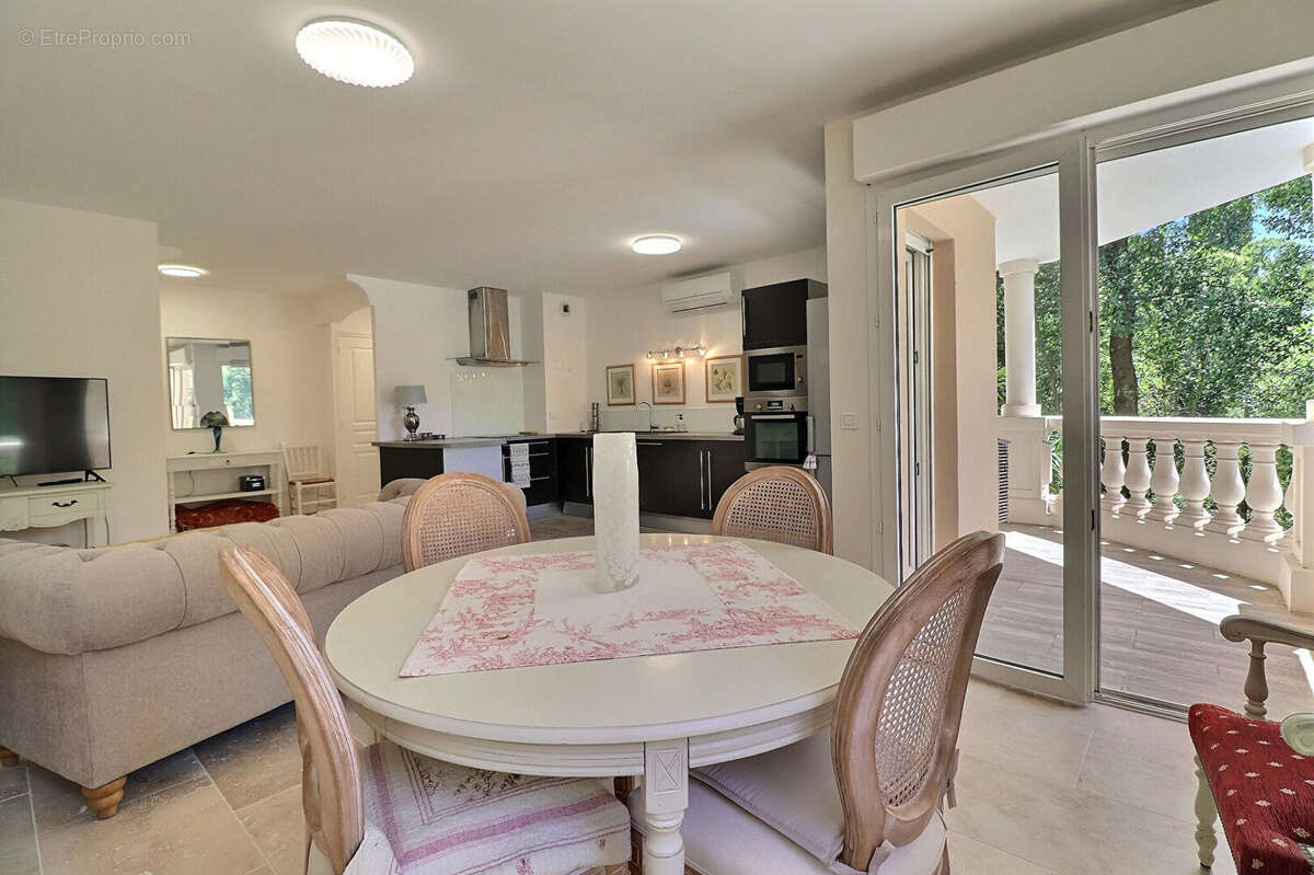 Appartement à FREJUS