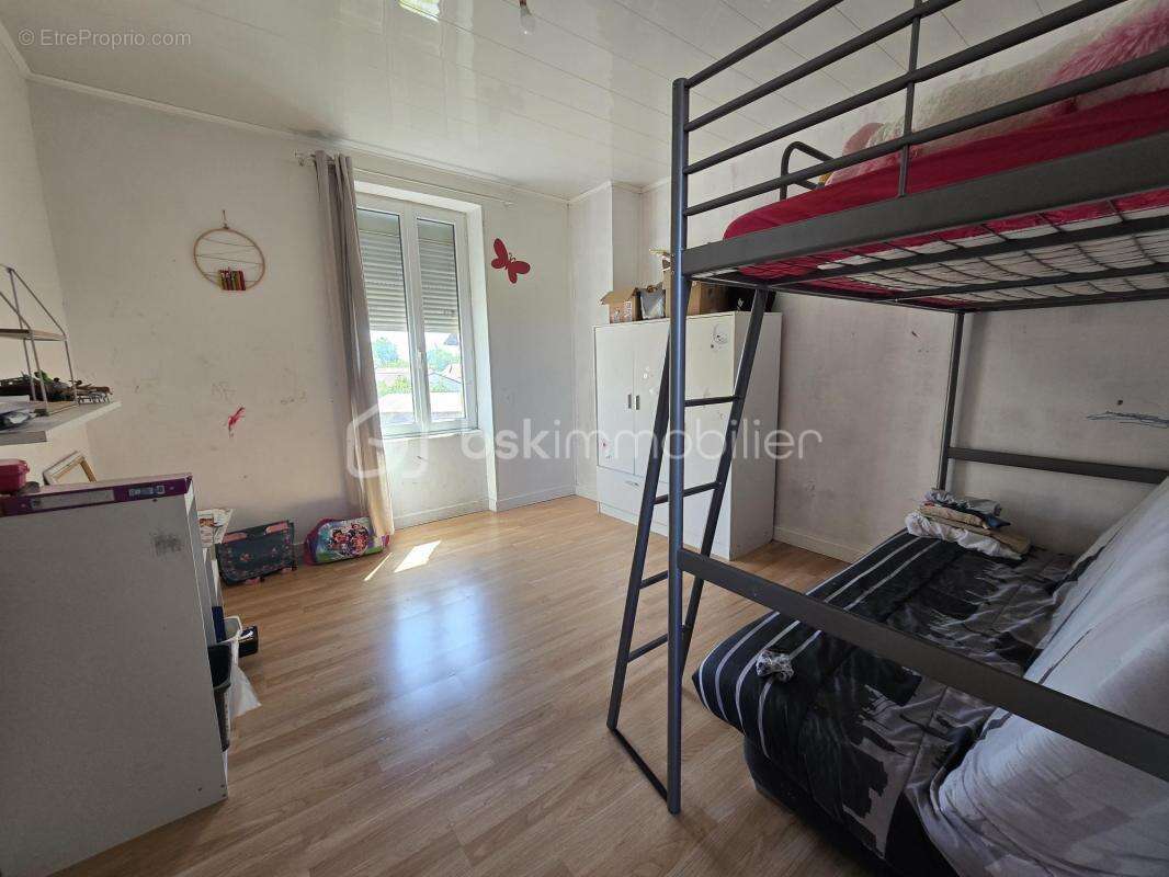 Maison à PUY-GUILLAUME