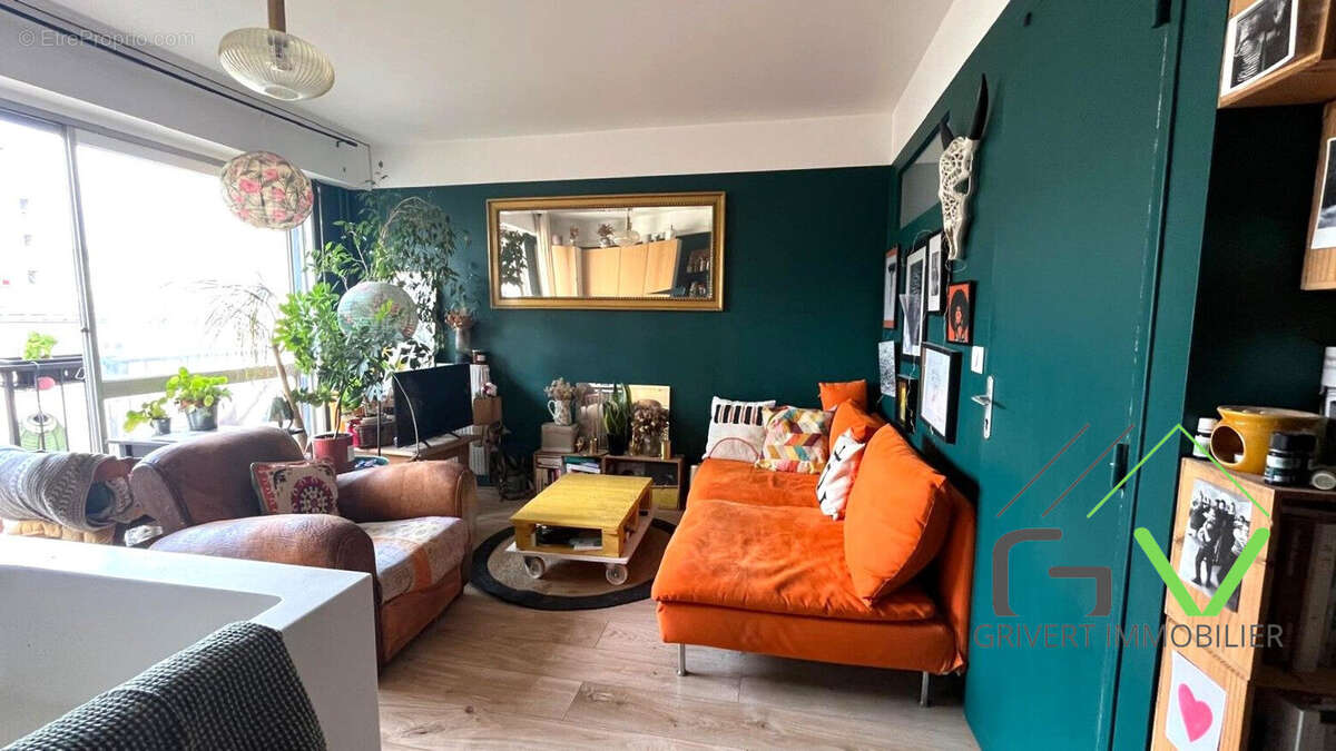 Appartement à PARIS-11E