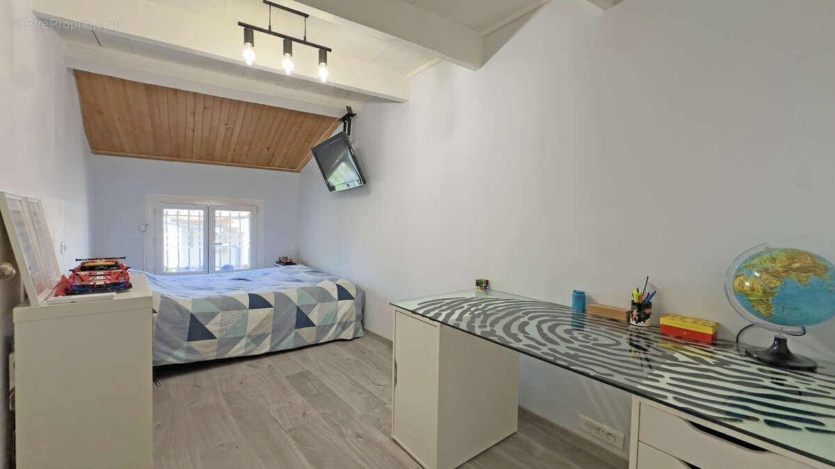 Maison à SOLLIES-TOUCAS