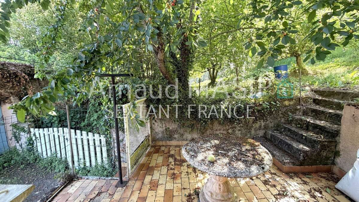 Maison de hameau 4f a renover, 3-ch, jardin, terrasse, grange attenante - photo 18