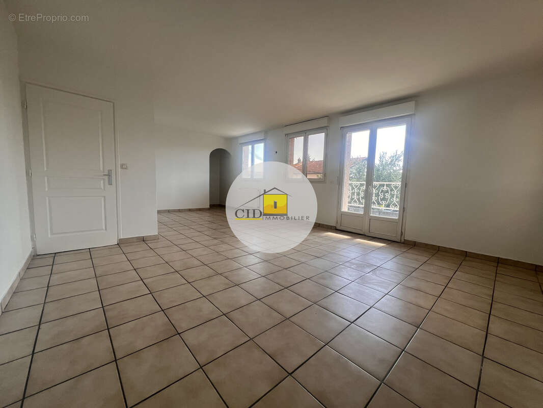 Appartement à SAINT-PRIEST