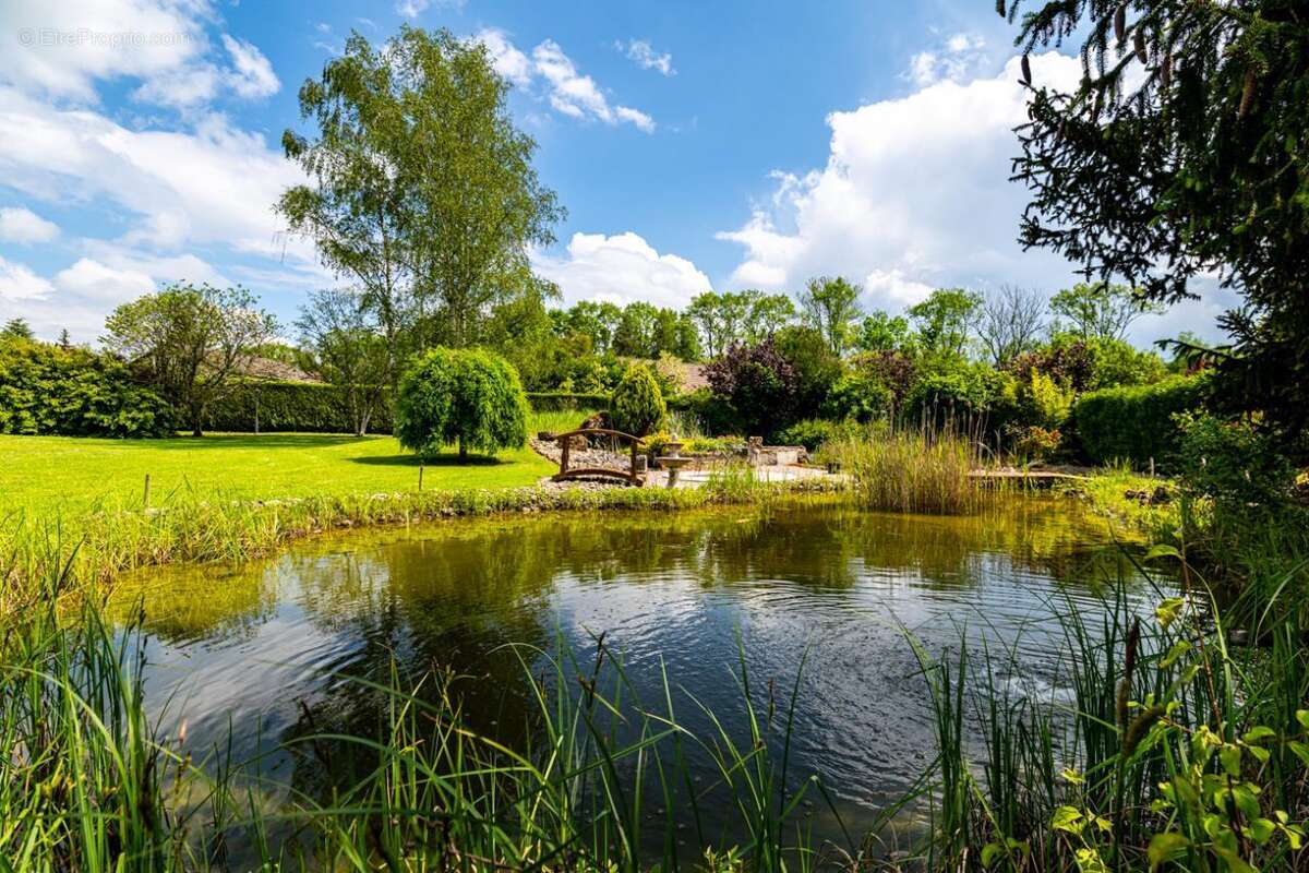 Maison à FLEUREY-SUR-OUCHE