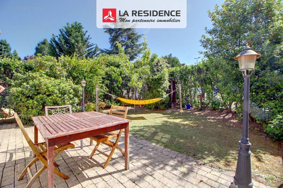 Maison à LES CLAYES-SOUS-BOIS