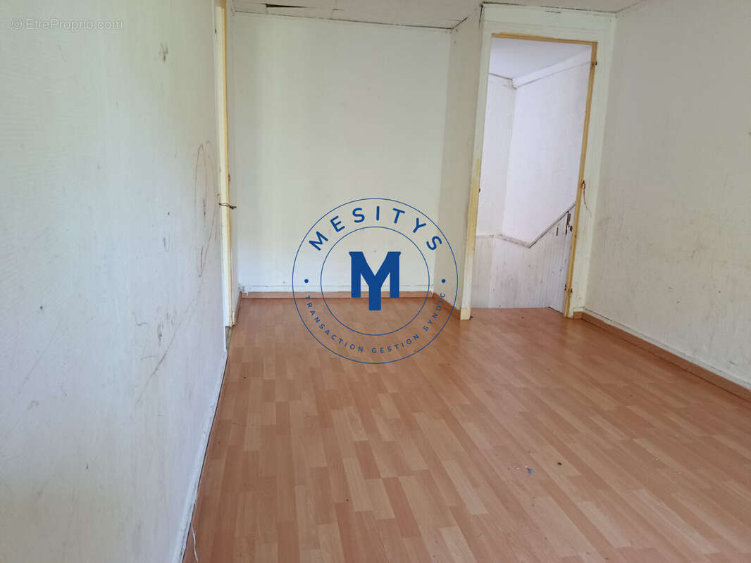 Appartement 84 m² à Saint-Etienne  - photo 4