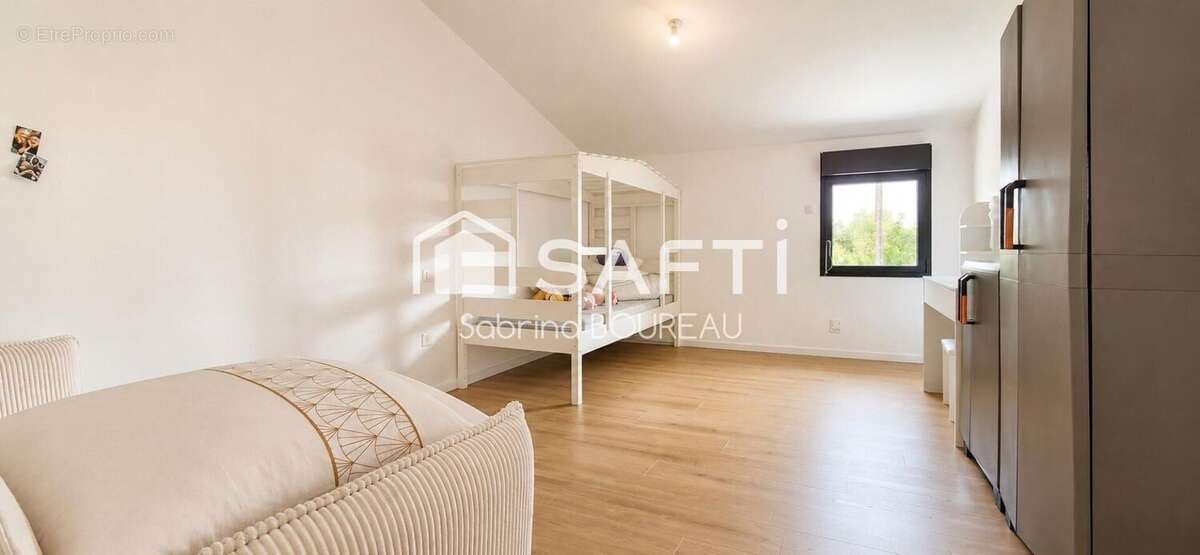 Maison 163 m² à Cherveux  - photo 5