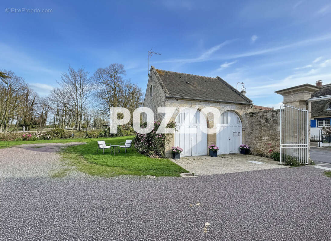 A Vendre Maison individuelle en pierre à Bernières sur  Mer (14990) - photo 3