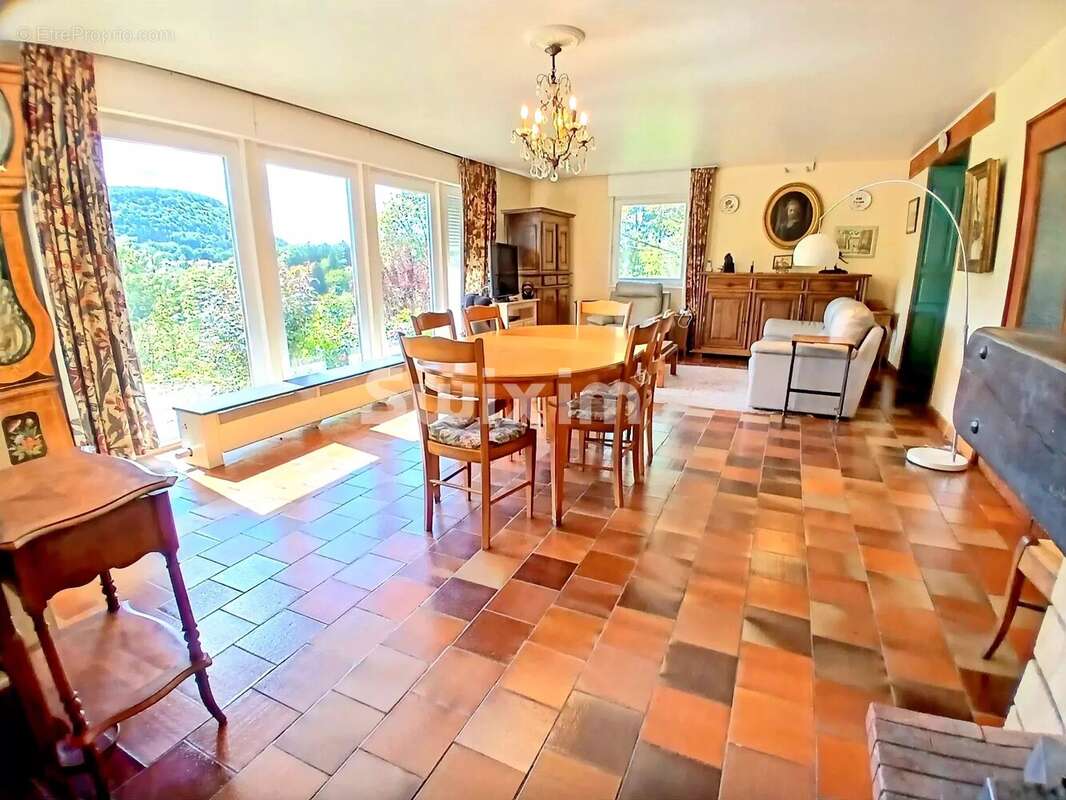 Maison à CHAMPAGNOLE