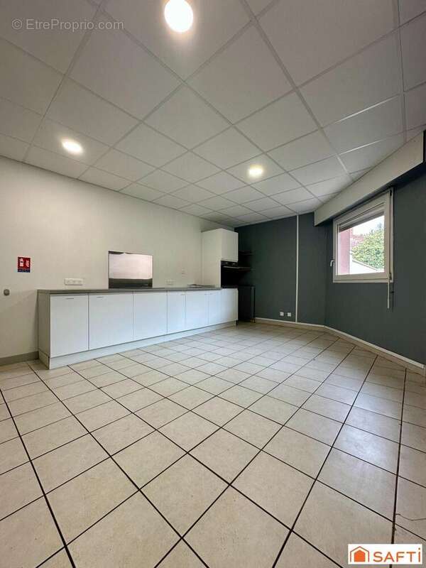 Commerce 470 m² à Nevers  - photo 8