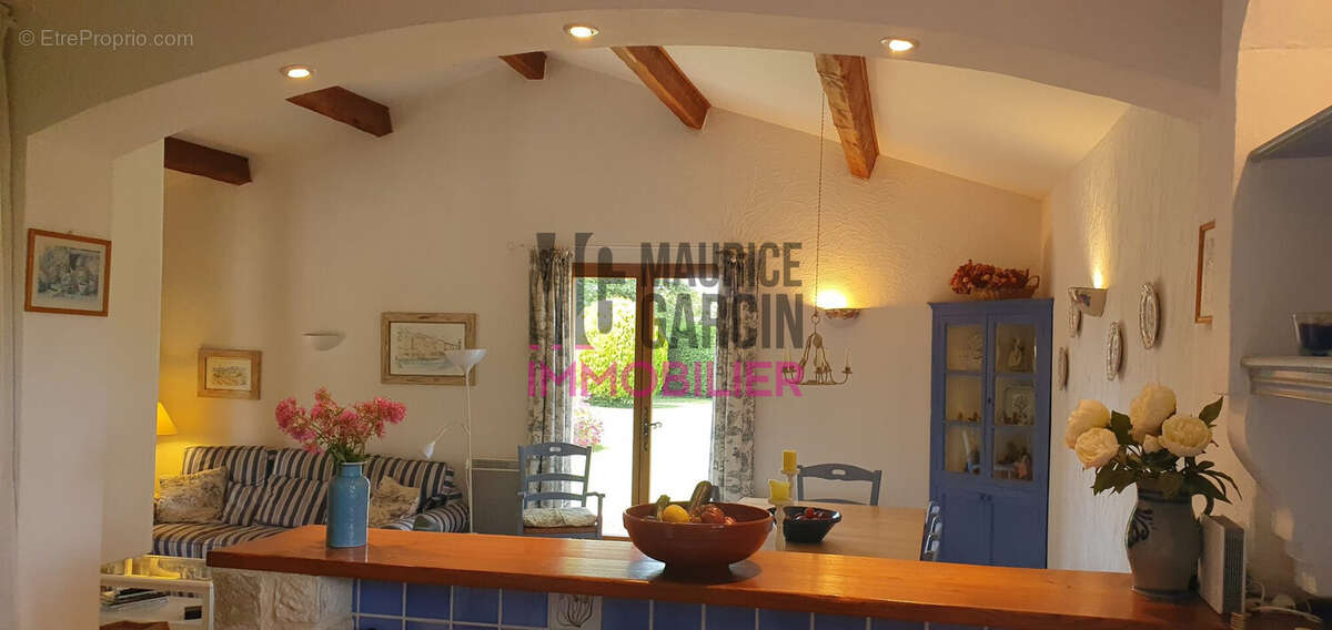 Maison à L'ISLE-SUR-LA-SORGUE