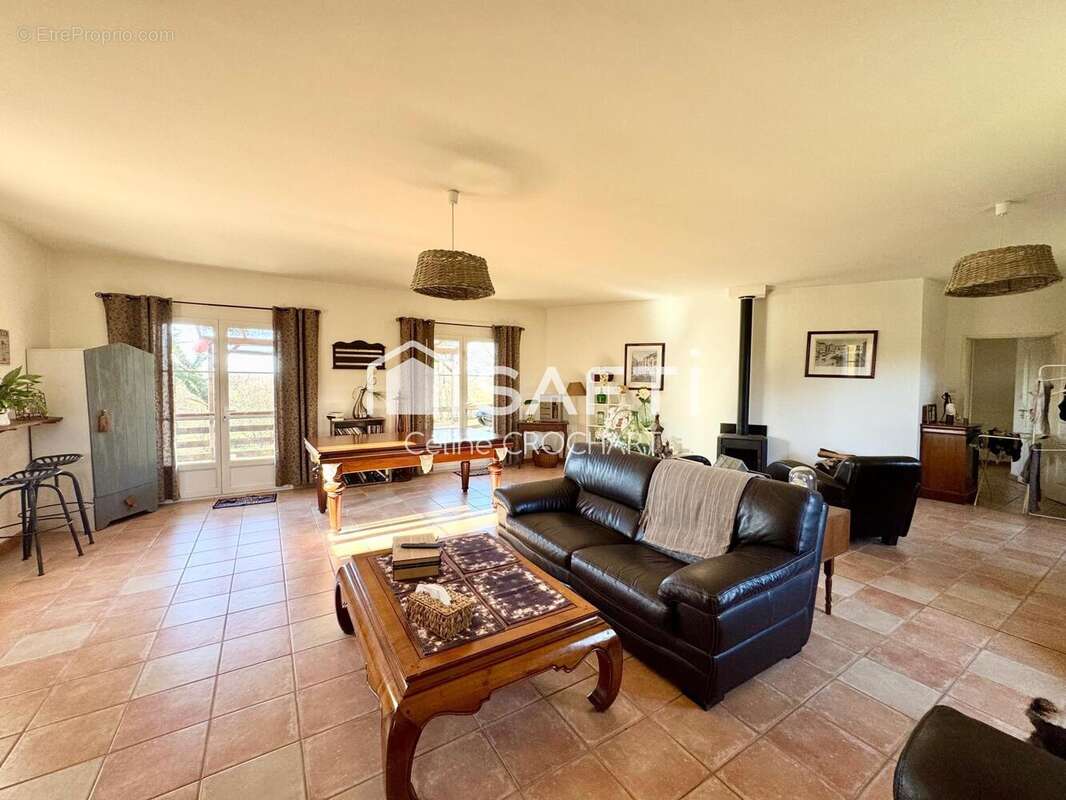 Photo 2 - Maison à HAUTEFORT