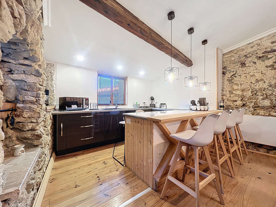 Coup de cœur à Tarerach : maison rénovée alliant pierre et modernité - photo 3
