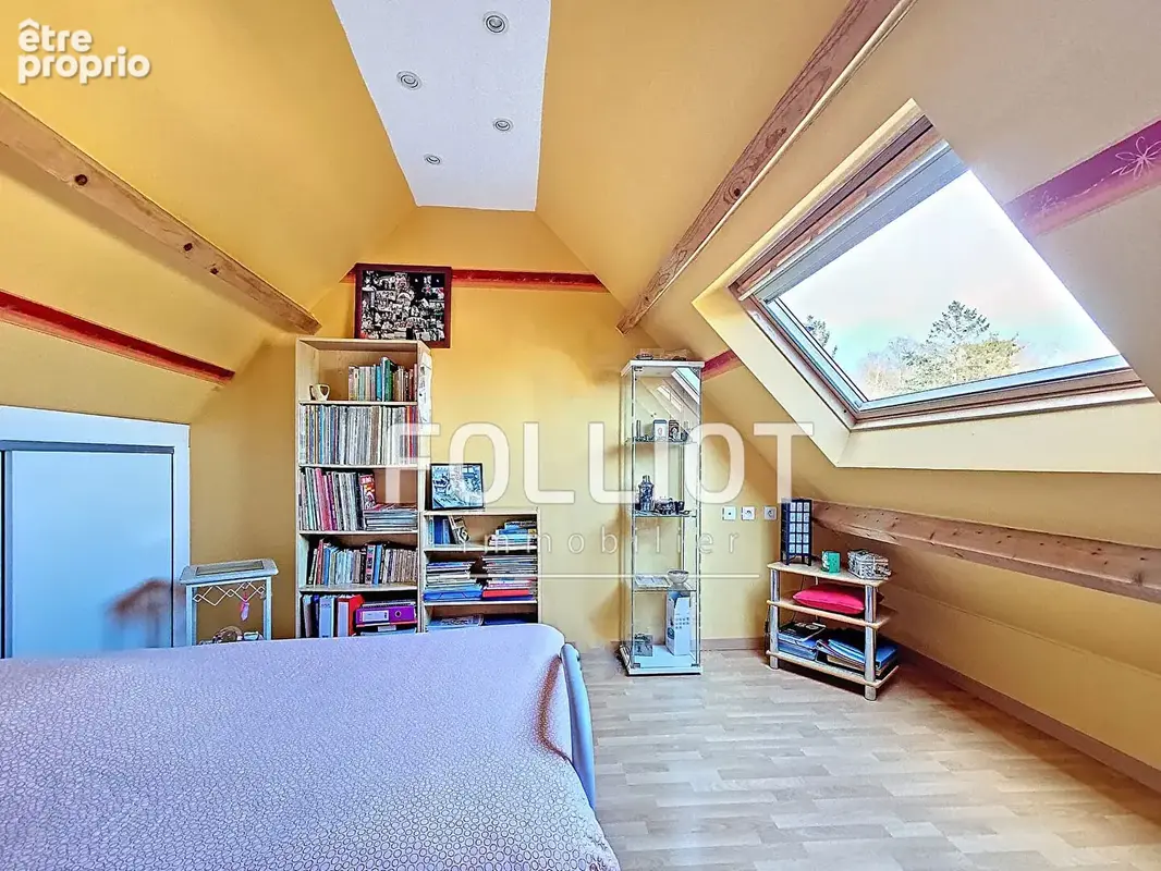 Maison en PIERRE de140 m²  de 7 pièces et 4 chambres avec un garage  àThaon - photo 15