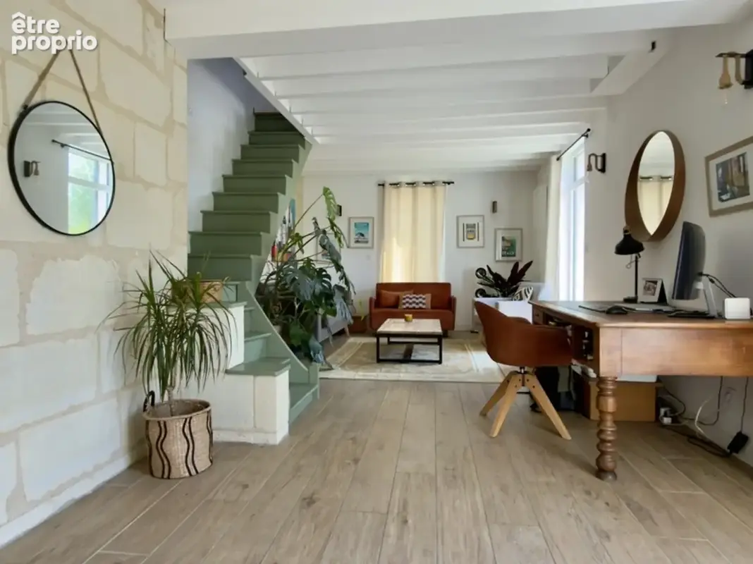 SAUMUR AGGLO, Bagneux. Maison tuffeau rénovée de 142m² avec terrasse et jardin paysagé clos - photo 11