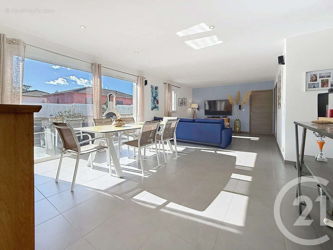 Maison à SANTA-MARIA-POGGIO