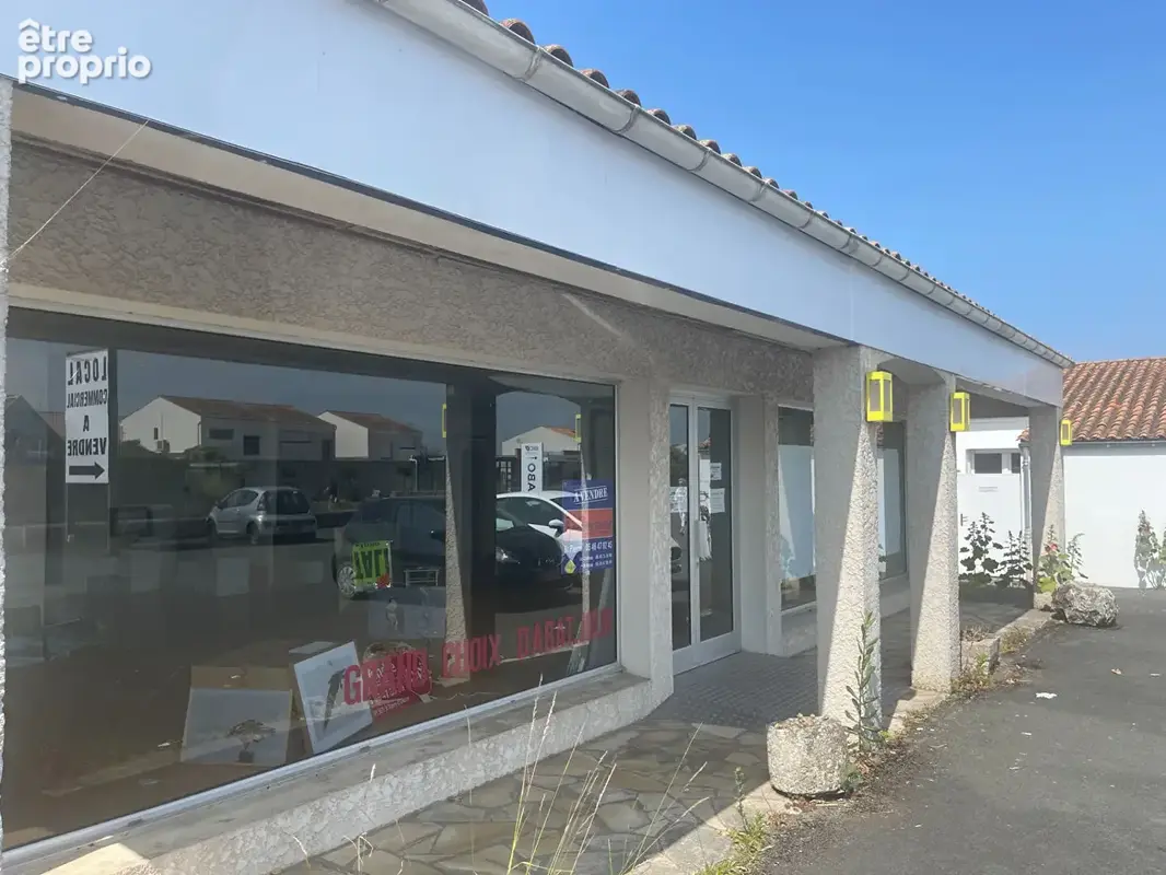 Photo Commerce à Saint-Pierre-D'oleron au prix de 553 700€