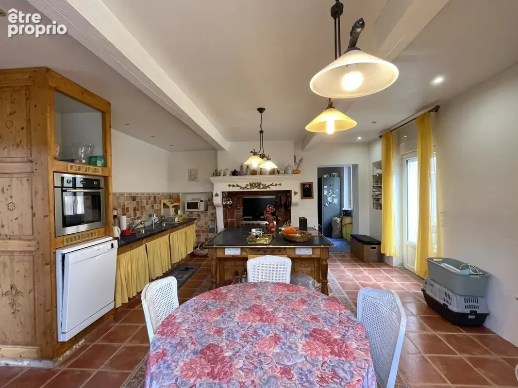 Maison 7 pièces 275 m² à vendre à Hauterives (26390) - photo 2