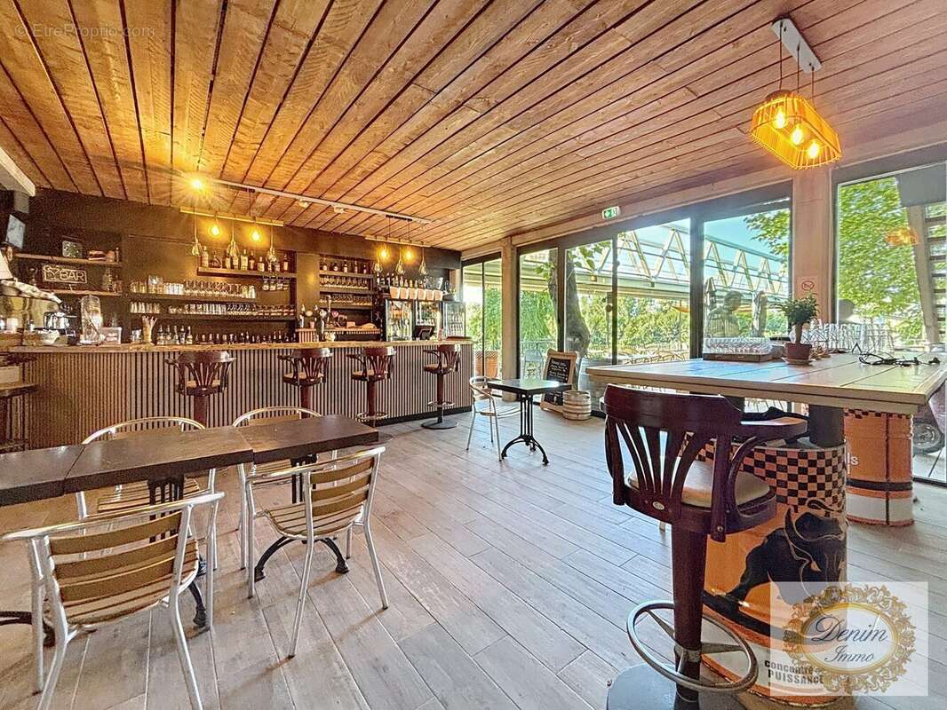 Commerce 180 m² à Moussac  - photo 7