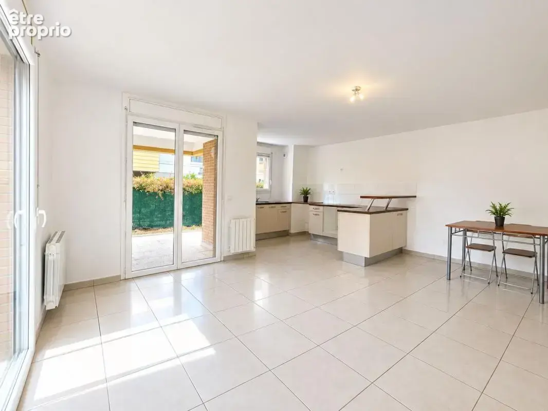 Appartement À Vendre 3 pièces au centre de Bussy Saint Georges proche gare RER A! - photo 4