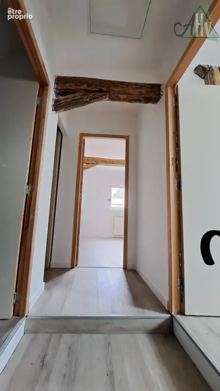 Proche SENS - Maison rénovée de 88 m2 avec 3 chambres, jardin et belle grange de 60 m2. - photo 11