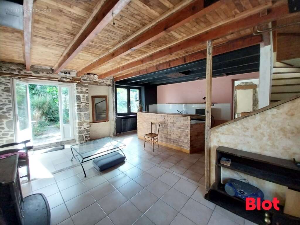 Maison à SAINT-PIERRE-DE-PLESGUEN