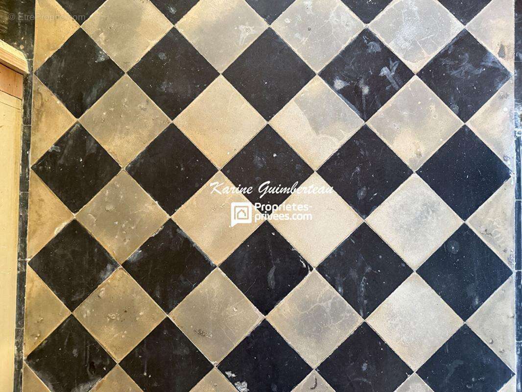 Maison à SAINT-EMILION