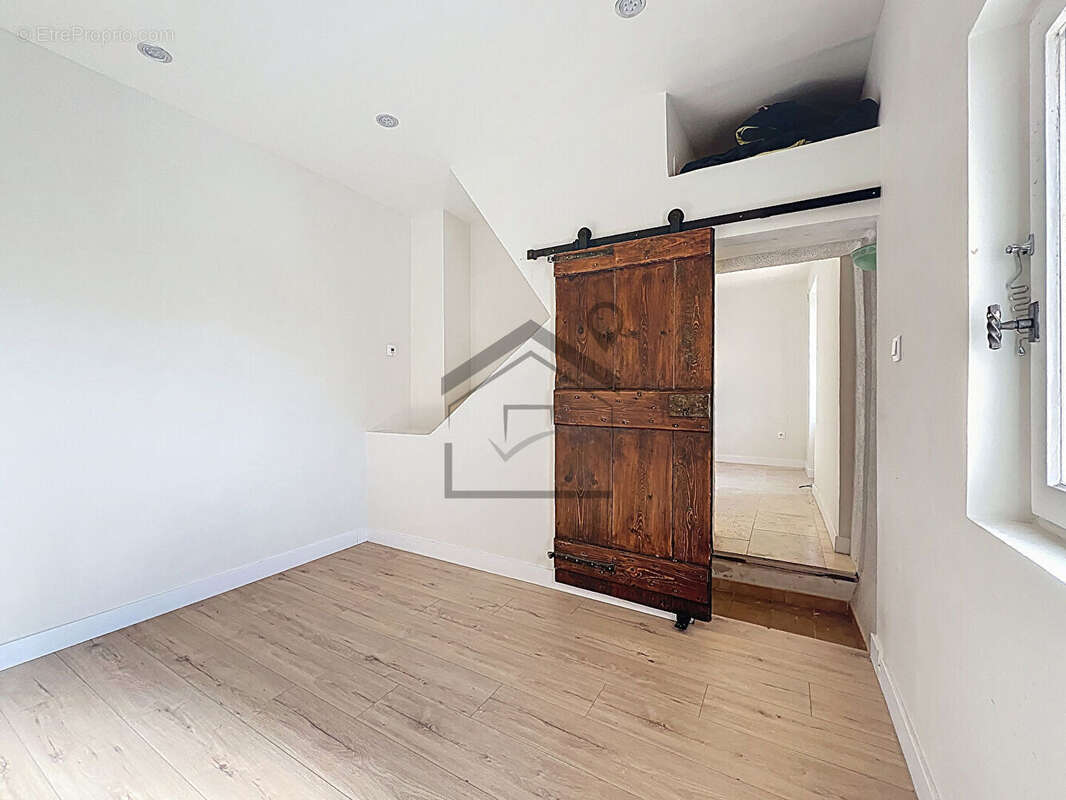 Maison 79 m² à Vitrolles  - photo 9
