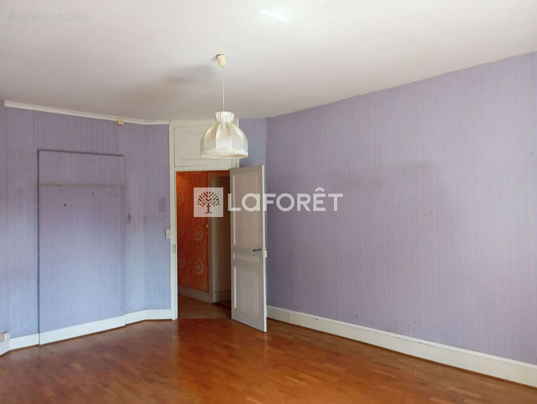 Maison à SALINS-LES-BAINS